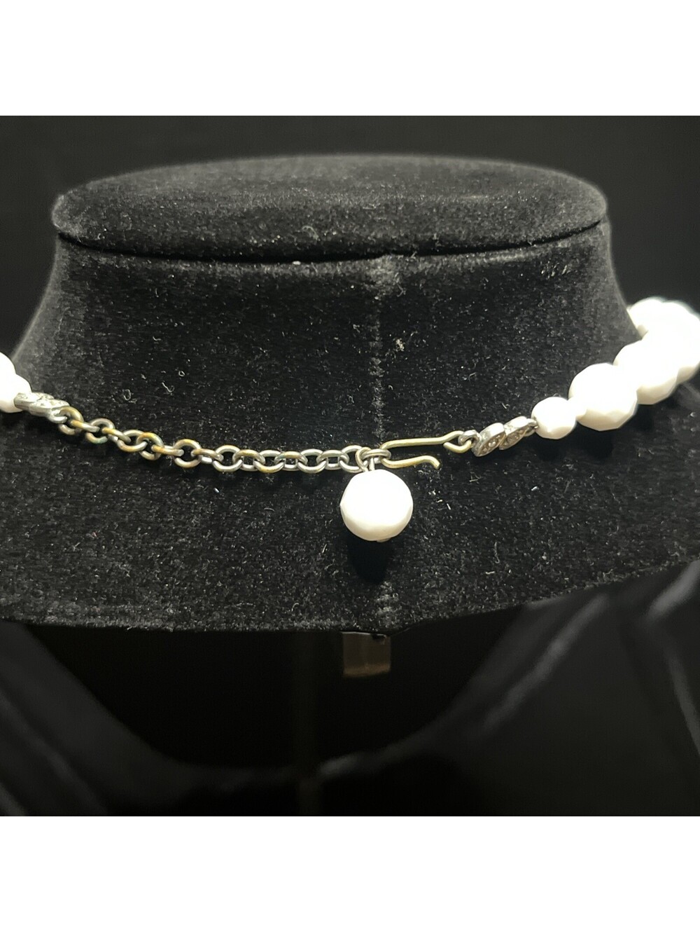 Vintage Art Deco Milk Glass Beads Rhinestone Spacers Choker Collar Necklace - Picture 4 of 7